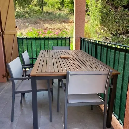 Piscine Et Vue Mer. Apartment *
